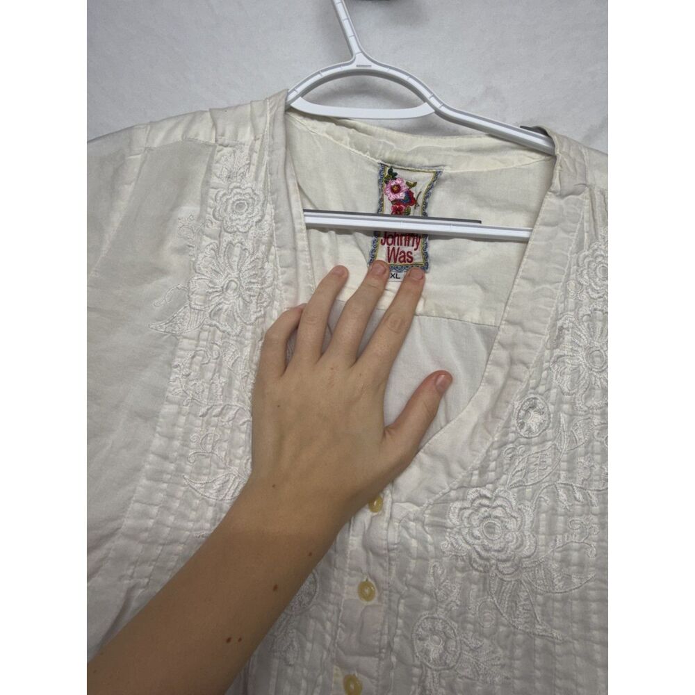 Johnny Was White Blouse Tunic with embroidered button-down floral details XL - Picture 5 of 9